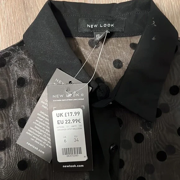 New Look polka dot button up - Picture 3 of 4